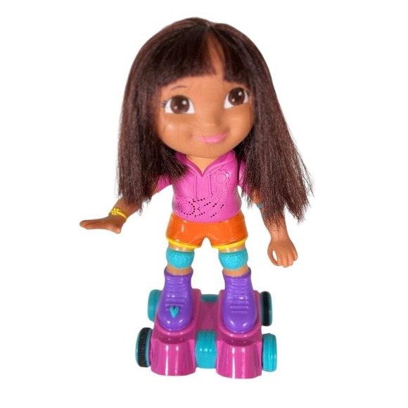 Dora the Explorer Skate Spin Dora & Boots Roller Skating Friends Forever Tested - Picture 3 of 5